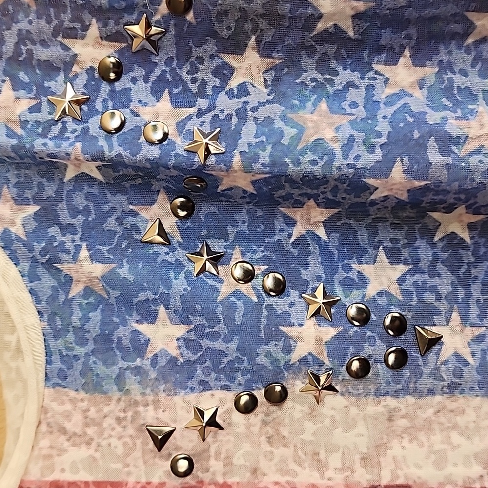 ROCK & REPUBLIC USA Flag Studded Tank Top Medium Distressed Patriotic July 4th - Picture 5 of 13